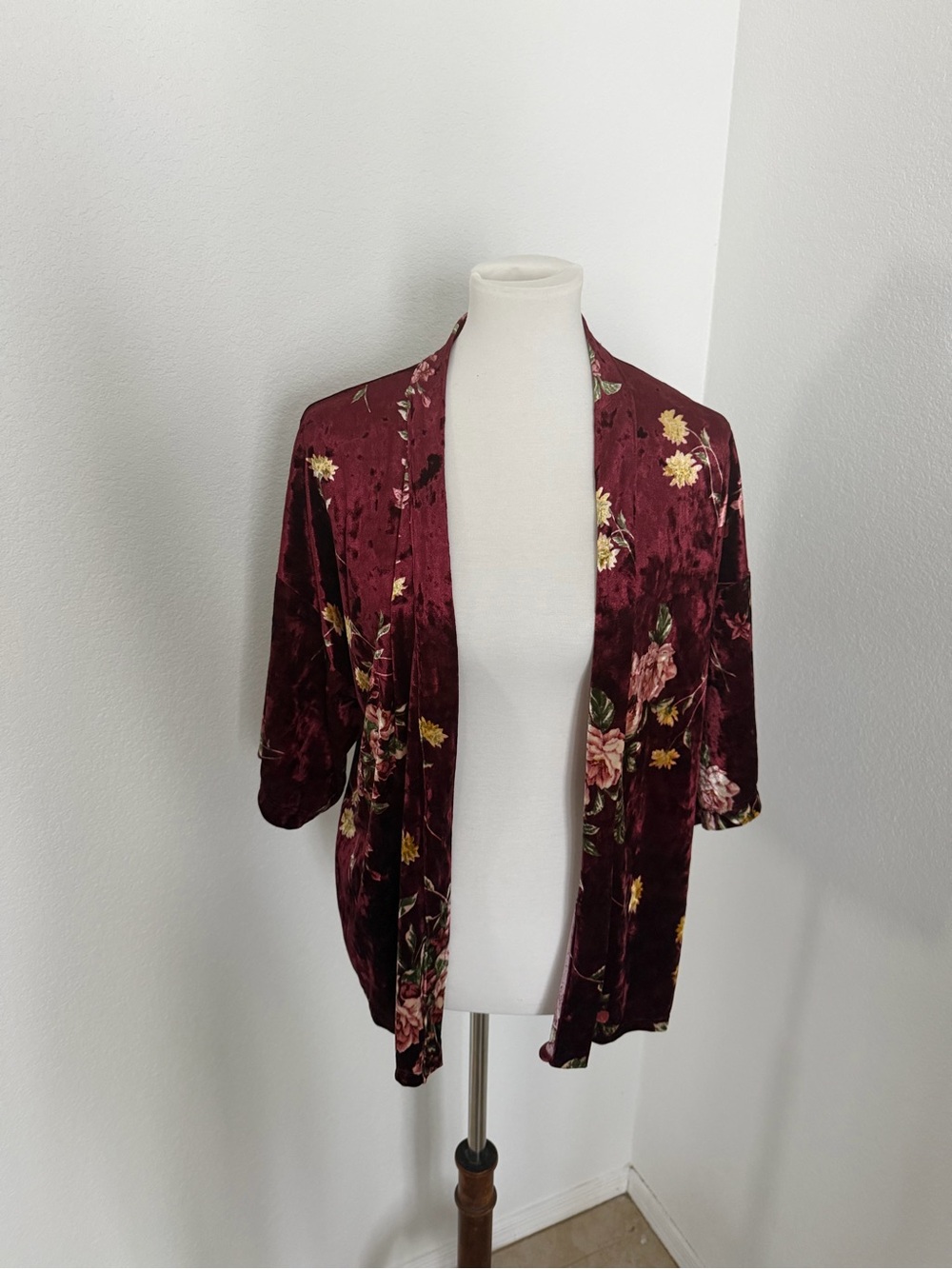 Mixed Threads Velvet Floral Kimono Cardigan Burgundy Small